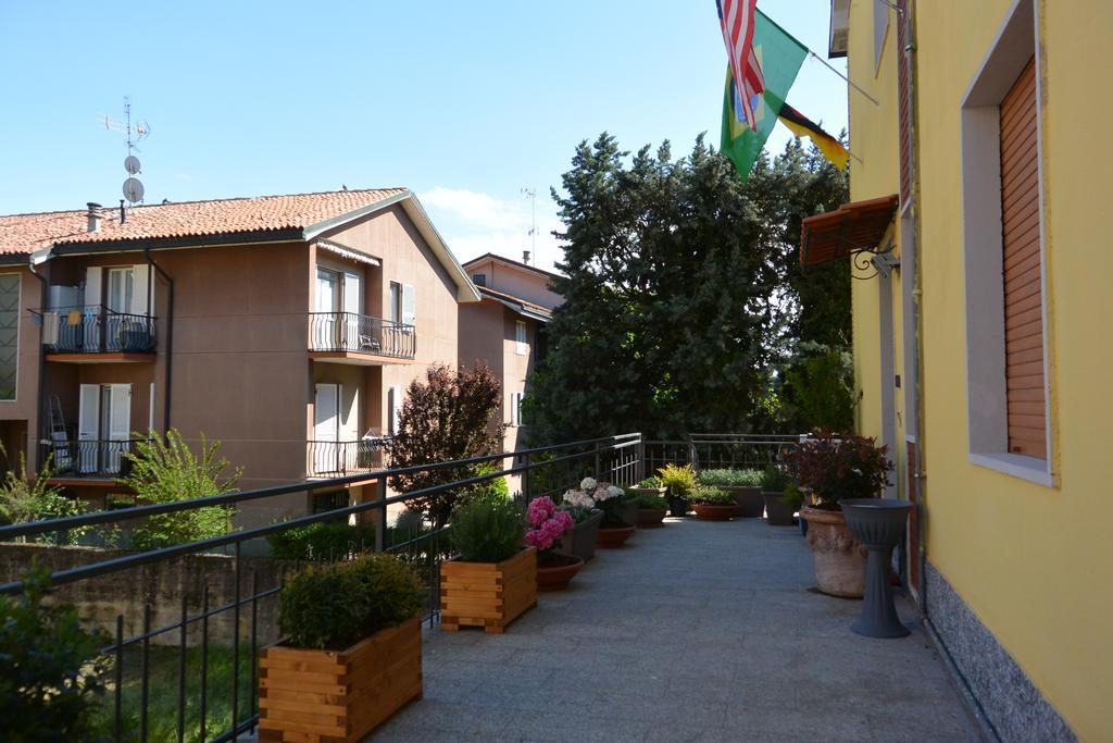 Pavia Ostello Eksteriør bilde