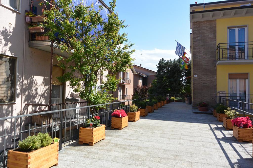 Pavia Ostello Eksteriør bilde
