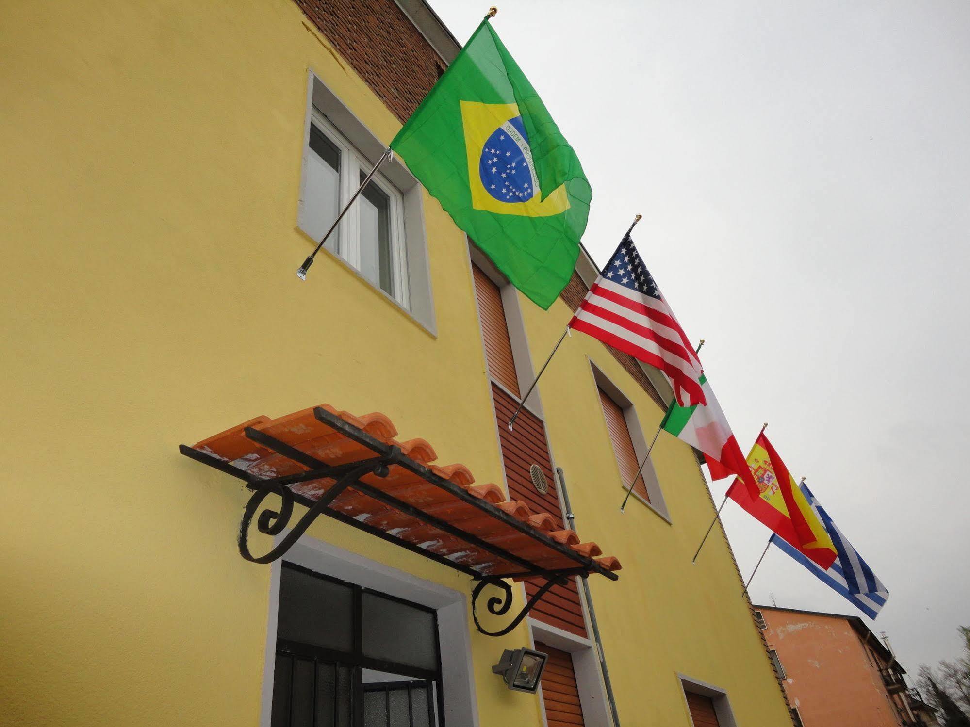 Pavia Ostello Eksteriør bilde